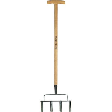 Aerator gazon KENT & STOWE din inox cu dinti tubulari, maner lemn frasin, 4 dinti, 102 cm, 15 ani de garantie