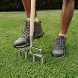 Aerator gazon KENT & STOWE din inox cu dinti tubulari, maner lemn frasin, 4 dinti, 102 cm, 15 ani de garantie