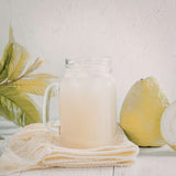 Лимонова гуава (Psidium guajava), в саксия, екзотично растение с сладко-кисели тропически плодове с наситен аромат