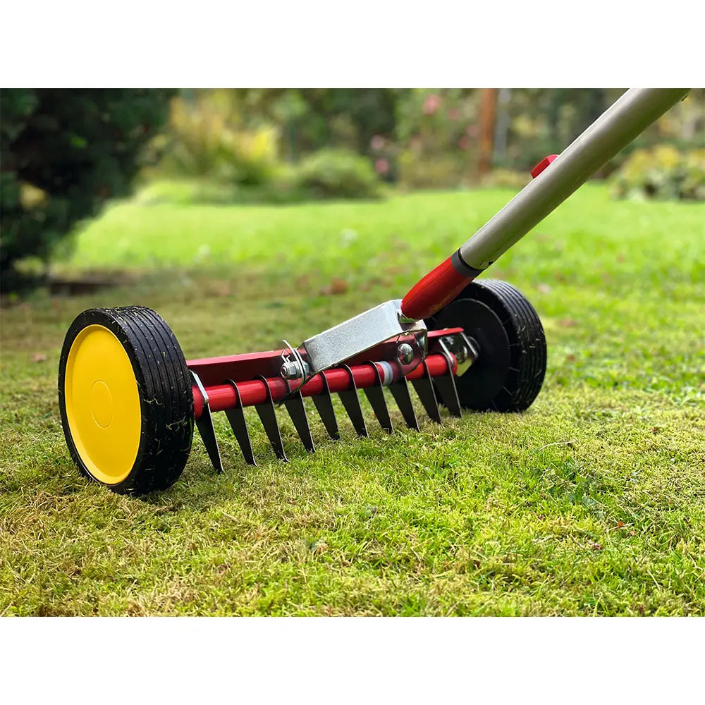 Scarificator cu role Wolf-Garten Multi-Star UR-M, 30 cm, pentru indepartarea muschiului si a resturilor vegetale, Garantie de 10 ani